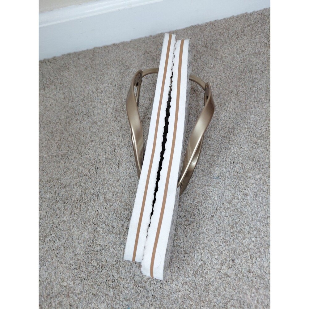 Michael Kors Women’s Cream and Gold Flip Flops Size 10M - Picture 4 of 10